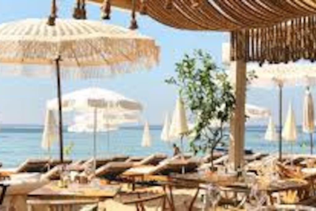 F2 Climatise A Golfe -Juan En Front De Mer Et Piscine Vallauris Exterior photo